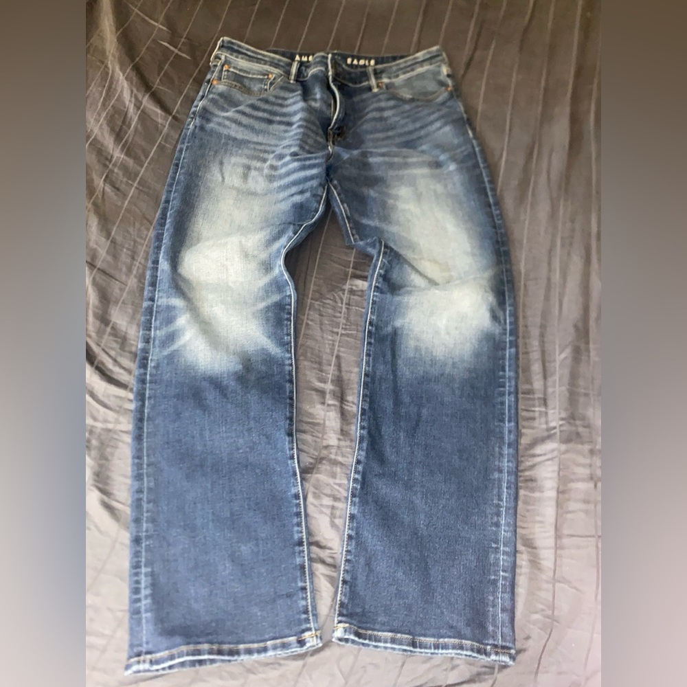 American Eagle 🦅 jeans with cool fading